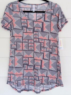 Women’s Letter Print Scoop Neck Tee in Coral and heathers blue, gray Classic T S